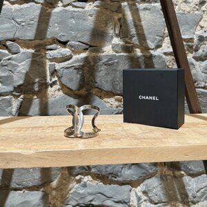 Chanel 2017 Palladium Plated Interlocking CC Cuff Bracelet